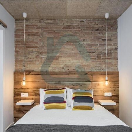 Cozy Apartment In Sants Barcelona Exterior photo
