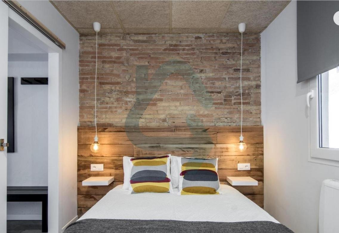 Cozy Apartment In Sants Barcelona Exterior photo
